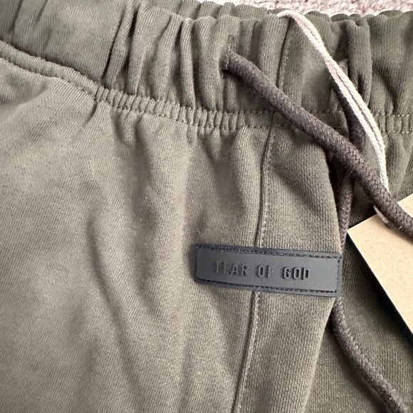 Essentials Short Set - Picture 8 of 8